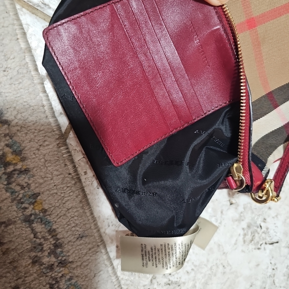 Burberry House Check Derby Peyton Crossbody Bag - Picture 12 of 13